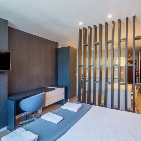 408 Gale Center Wi-fi, Estacionamento *