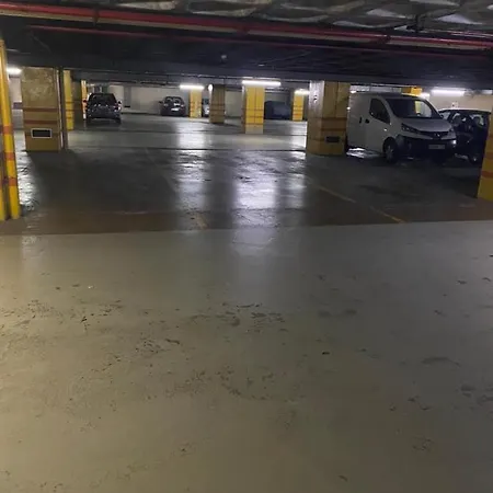 408 Gale Center Wi-fi, Estacionamento アパート *